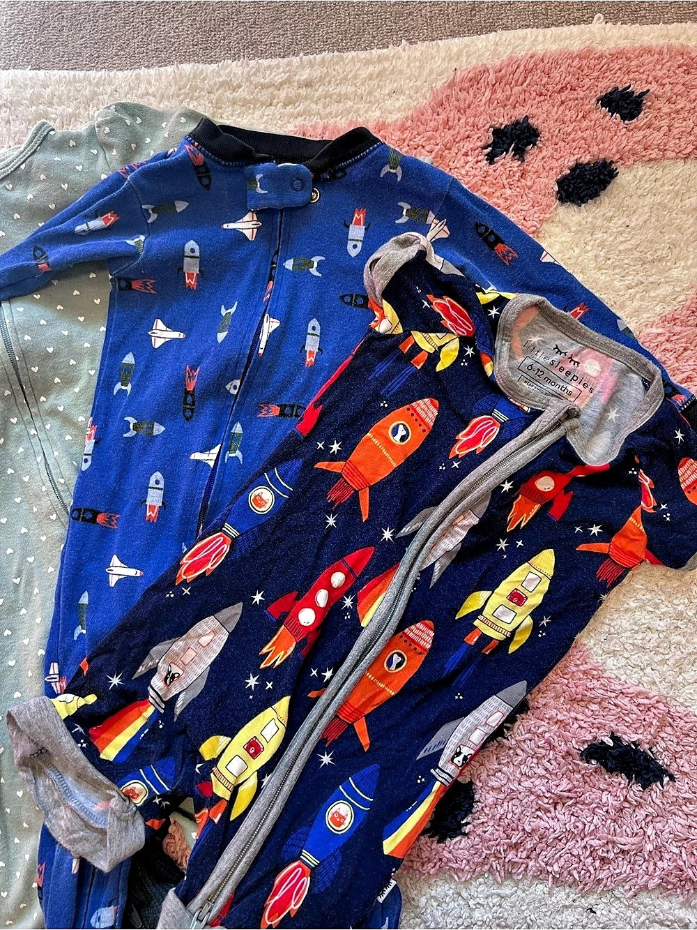 Lot of 10 pairs of baby pajamas 9-12 months